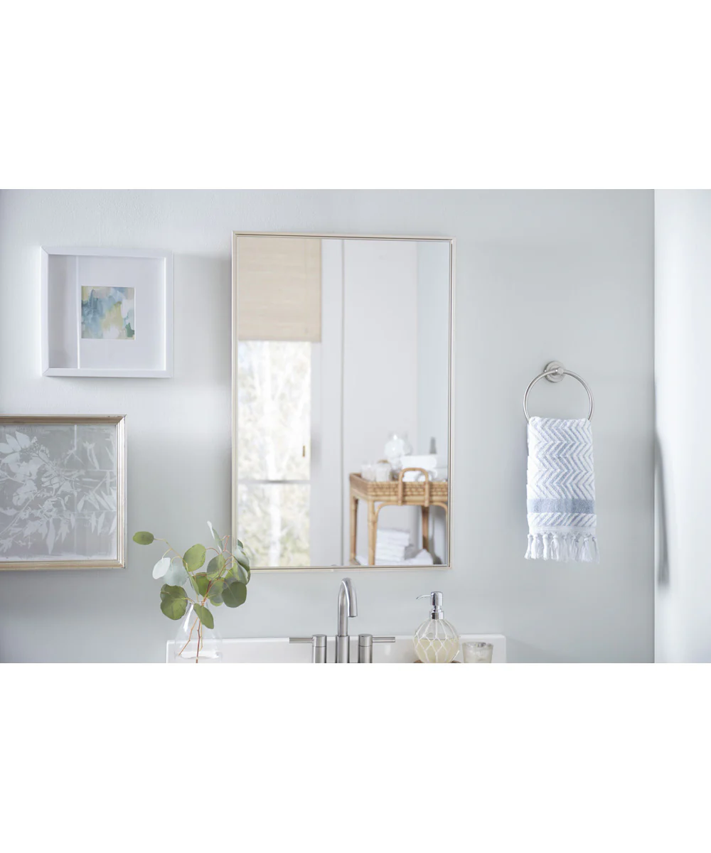 20x30" Wall Mirror in Silver - Image 2