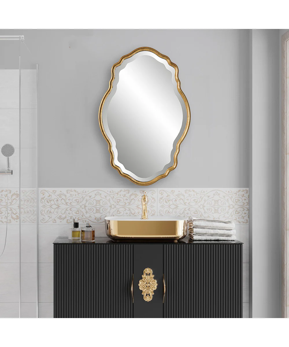 22x33" Wall Mirror in Gold with an Amber Glaze - Image 2