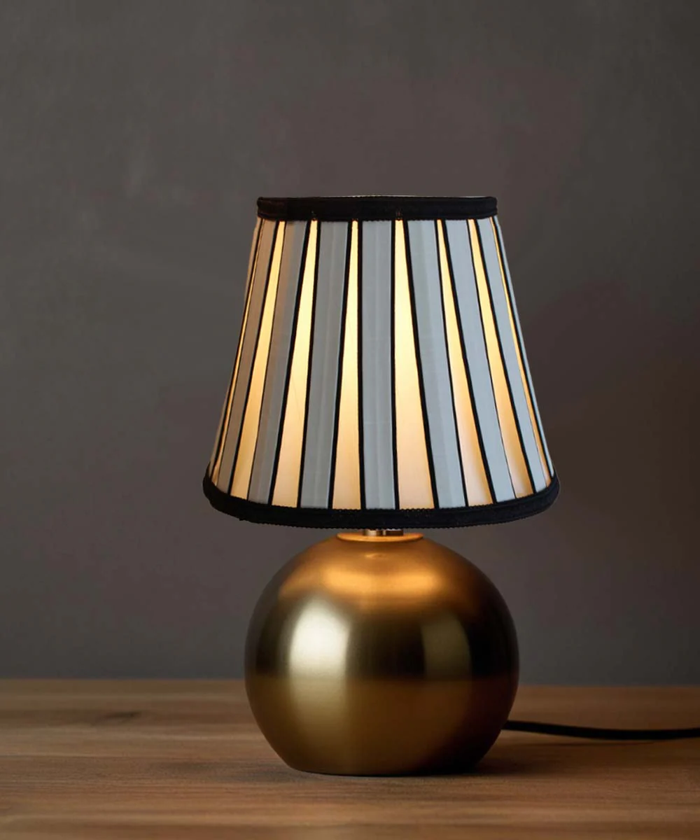 5"x8"x7" Metropolitan Softback Empire Edison Clip On Lampshade, Eggshell with Black Highlight Trim - Image 4