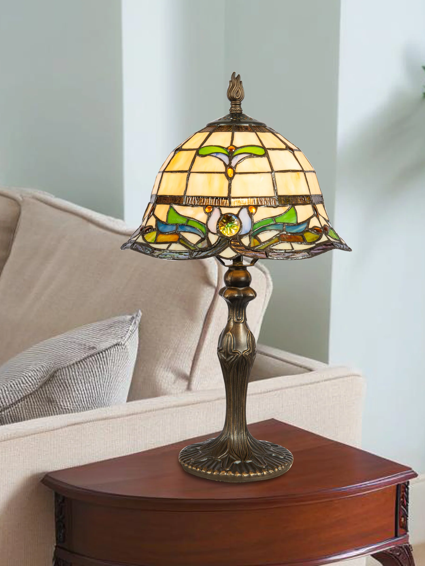 Jassmyne 18.5 Inch  Tall Handmade Tiffany Table Lamp