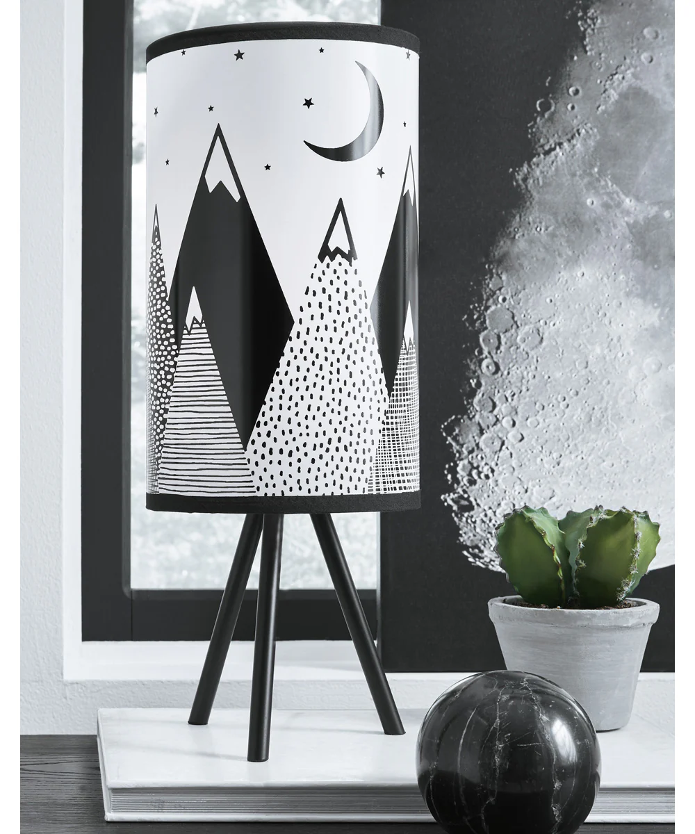 Manu Metal Table Lamp (1/CN) White/Black