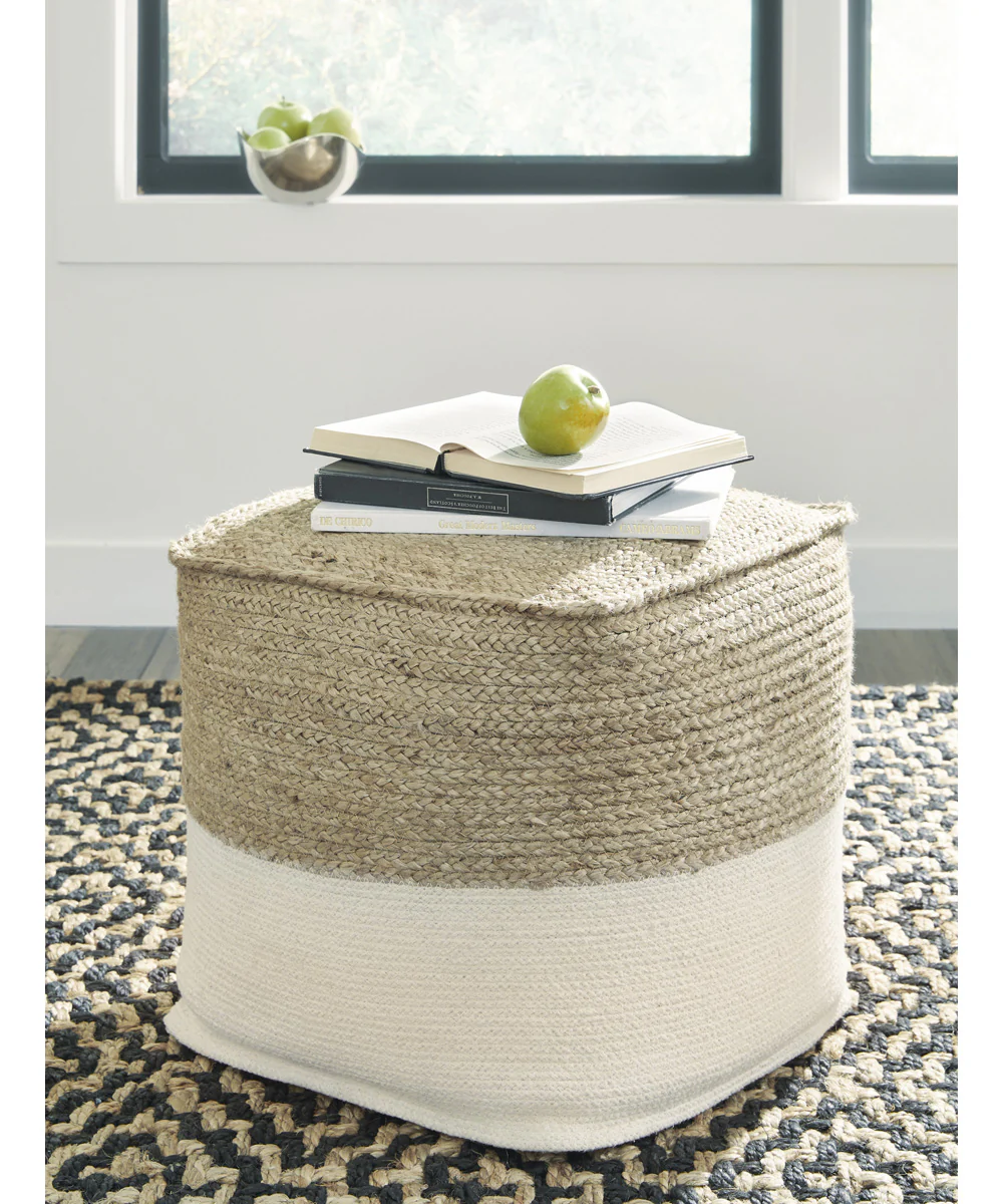 Sweed Valley Pouf Natural/White